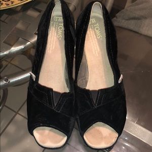 Toms Black Velvet Peep Toe Wedges size 5 & 1/2